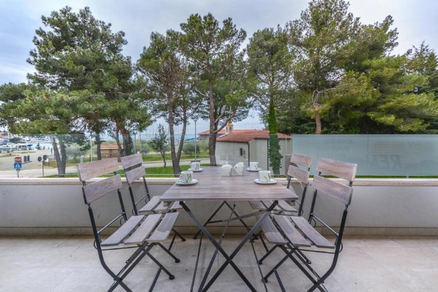 Lux Hotel Novigrad Istria Buitenkant foto