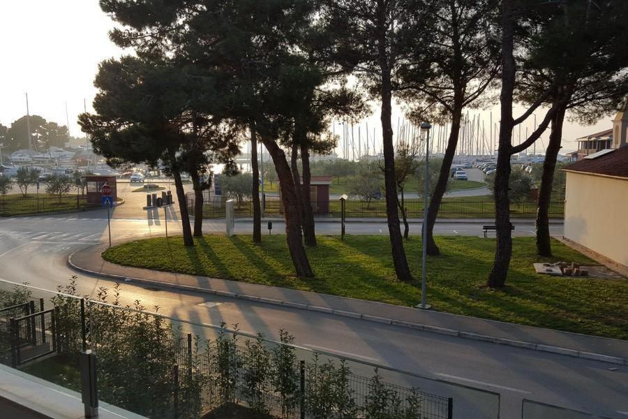 Lux Hotel Novigrad Istria Buitenkant foto