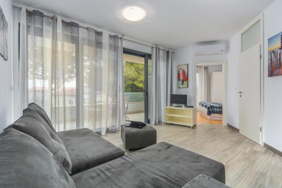 Lux Hotel Novigrad Istria Buitenkant foto